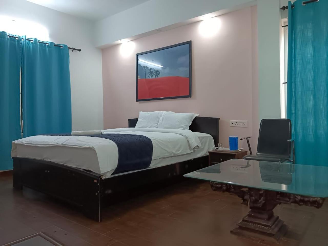 Savi'S Home Stay Ooty Esterno foto