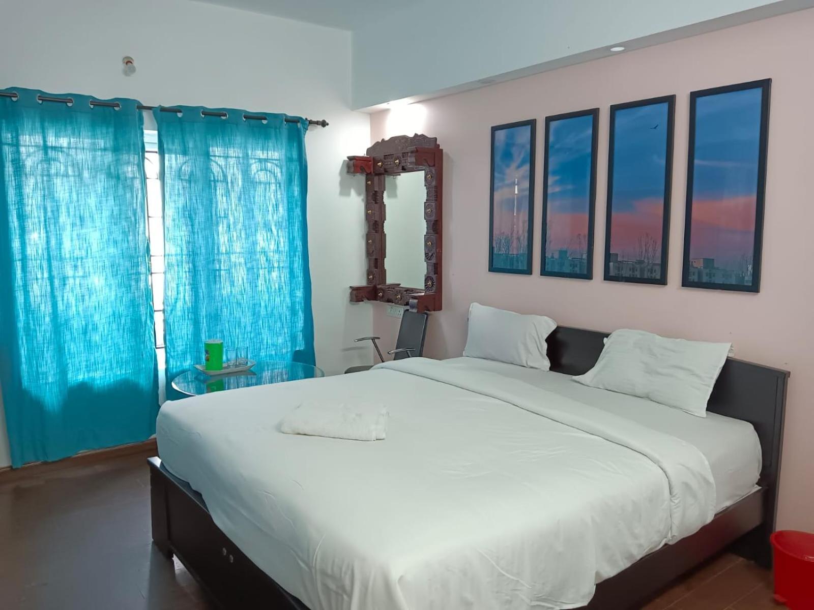 Savi'S Home Stay Ooty Esterno foto